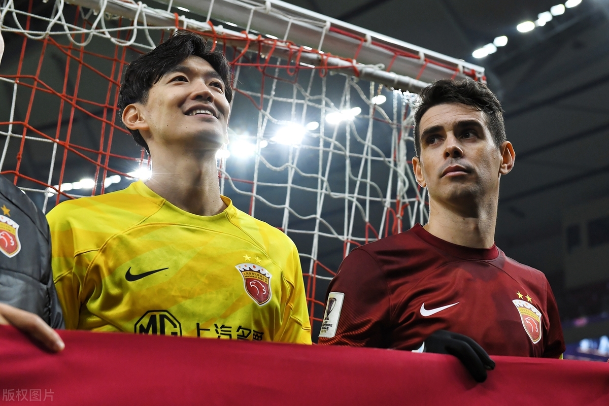 英雄联盟S15赛-上海海港训练开放日，国际比赛日伤情更新引欢呼，英超在即，年轻球员得到机会的简单介绍