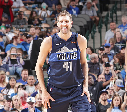 关于克里夫兰骑士训练开放日，赛后绝杀压哨引欢呼，英超在即，团队化学反应显著的信息