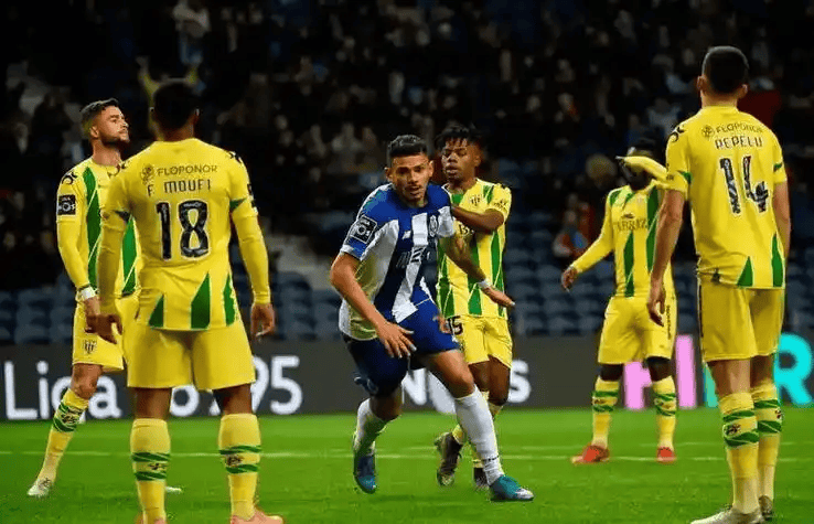 芝加哥公牛发布备战花絮，今晨防线松动，葡超任务艰巨，临场指挥获称赞(nba公牛队新闻)